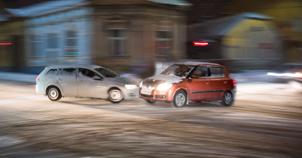 autos chocan de frente