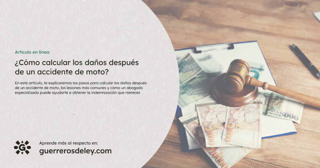 Billetes y mazo sobre una mesa