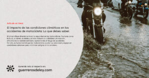 Motocicletas sobre carretera inundada